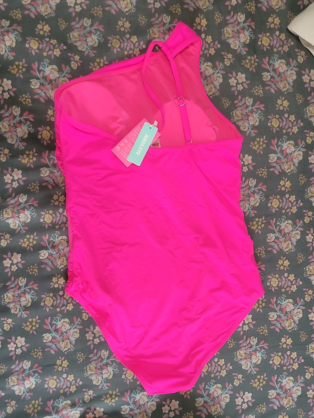 Swimsuit - Picture 3 of 3